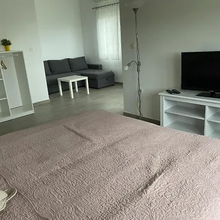Poolincluded - Villa Apartment Dajana 马斯莱尼察