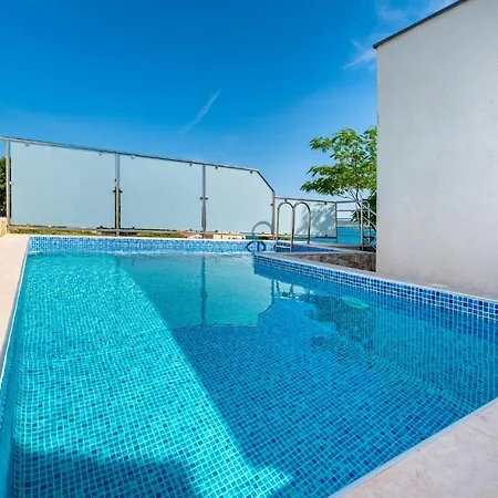 Apartment Poolincluded - Villa Apartment Dajana *