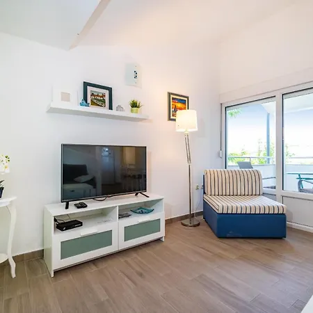 Poolincluded - Villa Apartment Dajana 公寓 *
