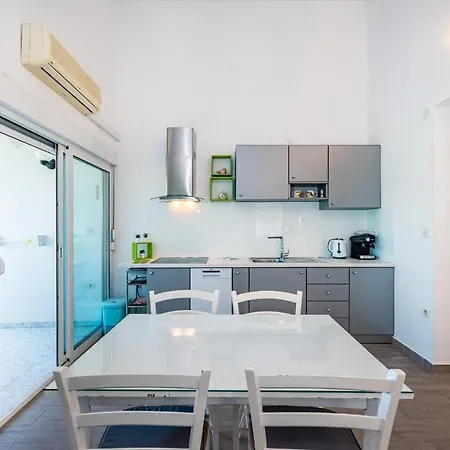 Poolincluded - Villa Apartment Dajana * 马斯莱尼察