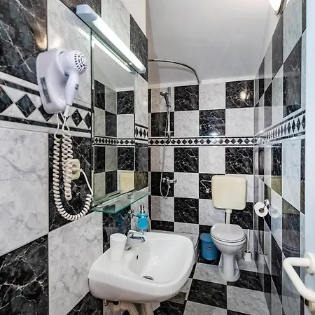 Poolincluded - Villa Apartment Dajana * Maslenica