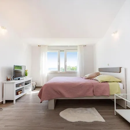 Poolincluded - Villa Apartment Dajana Maslenica
