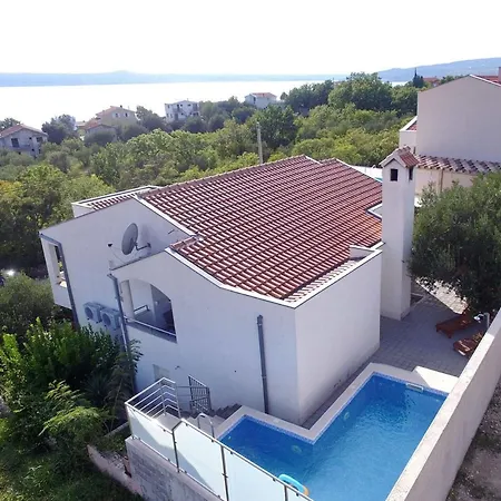 Poolincluded - Villa Apartment Dajana Масленица