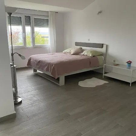 Апартаменты Poolincluded - Villa Apartment Dajana