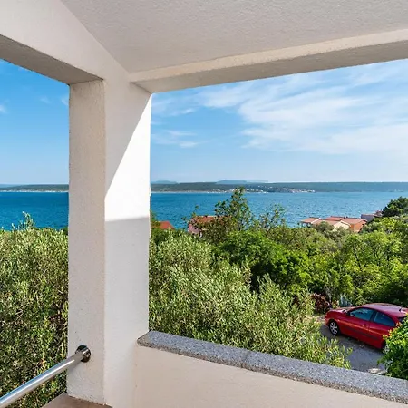 Poolincluded - Villa Apartment Dajana Апартаменты Масленица